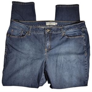 Torrid Denim T22 Stretch Dark Wash Jeans.  READ!!!